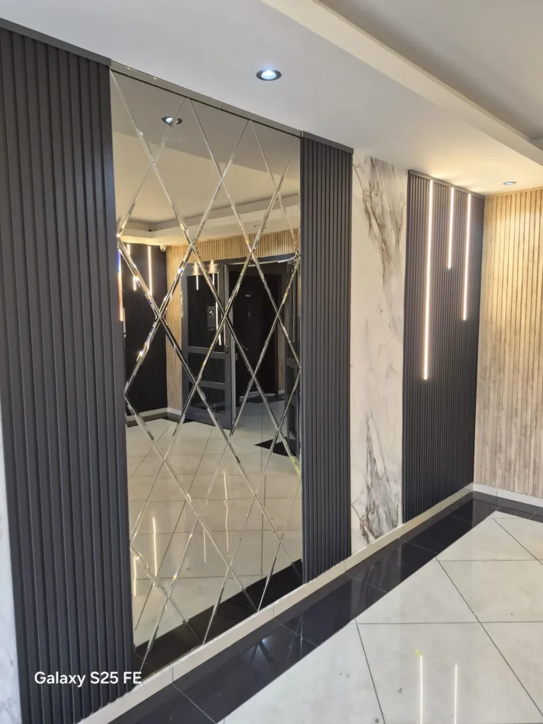 Apartman girişi bizoteli baklava ayna kaplama — Optima Cam Ayna, Ankara
