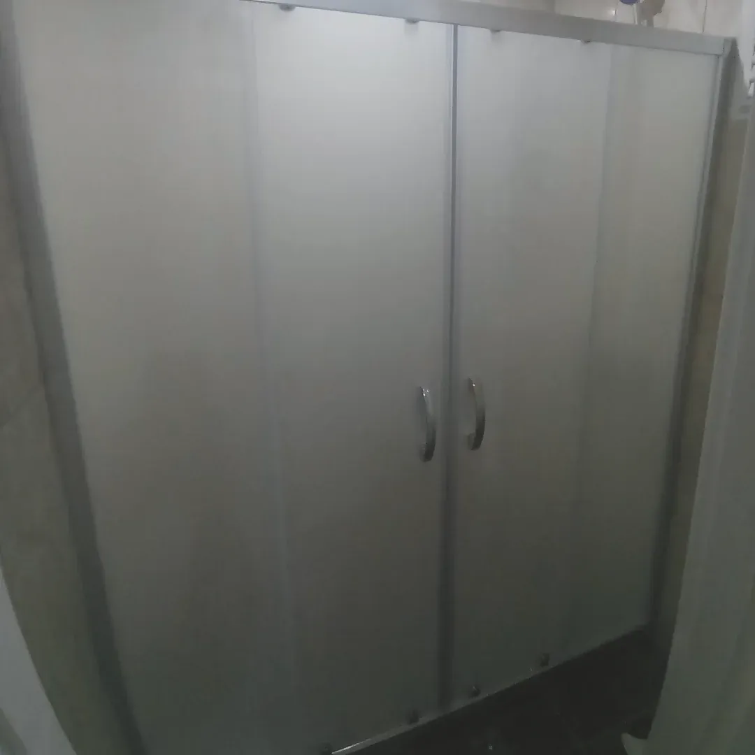 Kumlamalı cam kapı