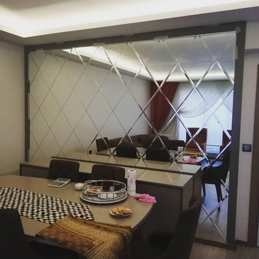 Gizli ışıklı salon baklava aynası