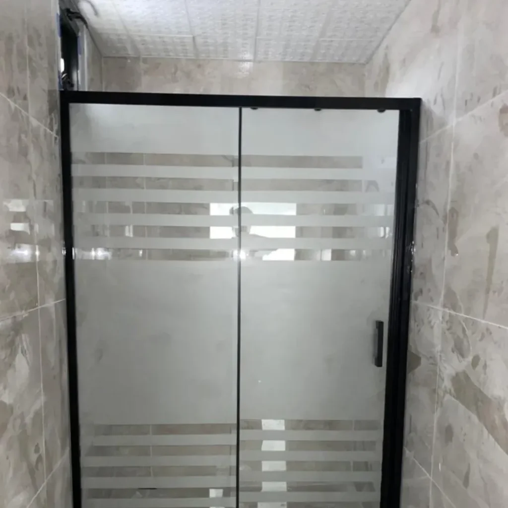 Şerit kumlamalı duşakabin — Optima Cam Ayna, Ankara