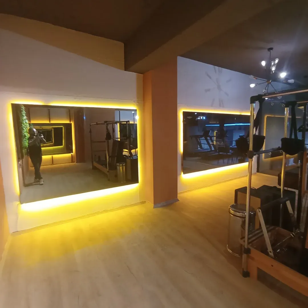 Stüdyo ayna montajı, sarı LED